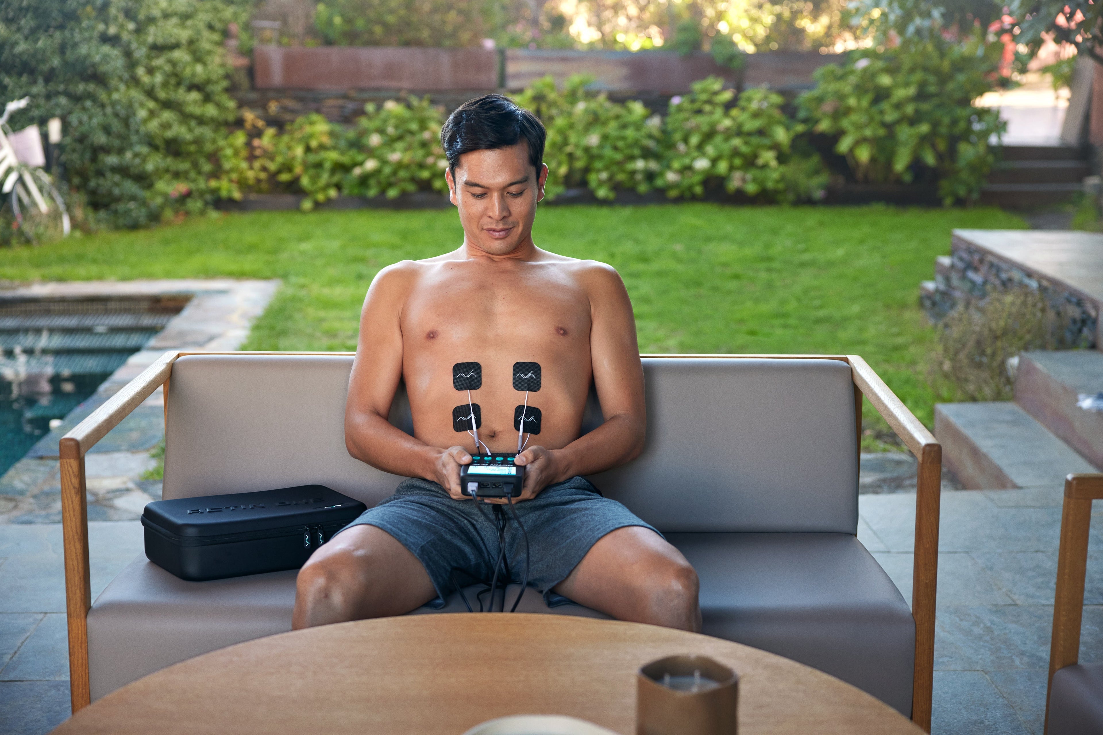 AVA CR7 Actin One Portable EMS TENS Electrostimulator 4 Channels