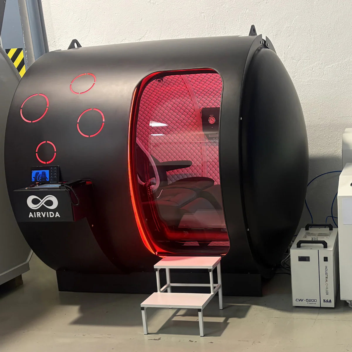 Airvida Hardshell Hyperbaric Chamber 2.0 ATA 2 Person red