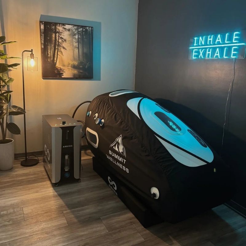 Airvida Soft Shell Hyperbaric Chamber 1.5 ATA Sitting Therapy Pod black